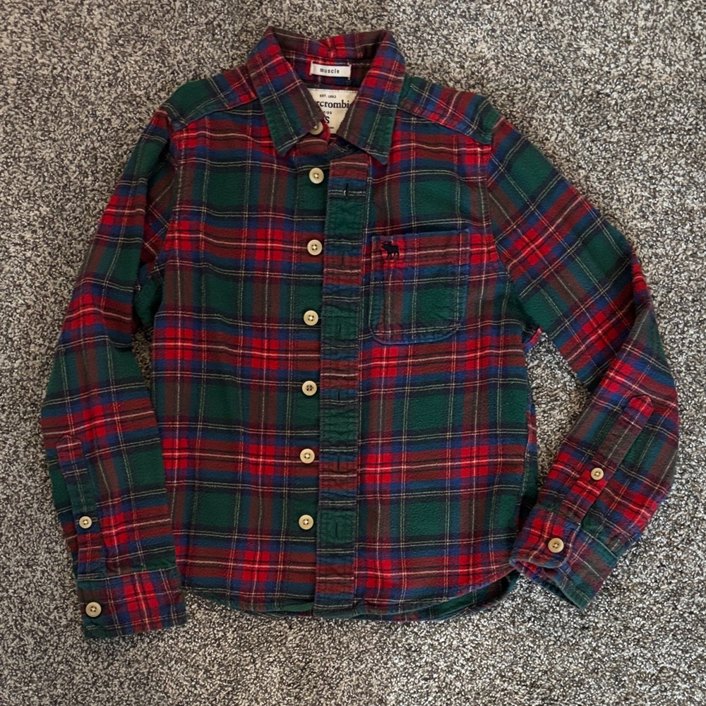 Abercrombie & Fitch boys plaid button down muscle Shirt - Red and Green